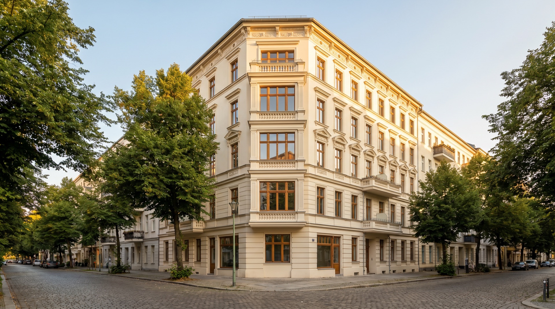 Mehrfamilienhaus in Berlin verkaufen — typische Bebauung im Stadtgebiet